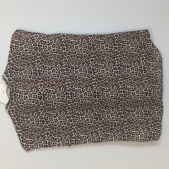 NWT leopard print sleeveless top. - Picture 3 of 5
